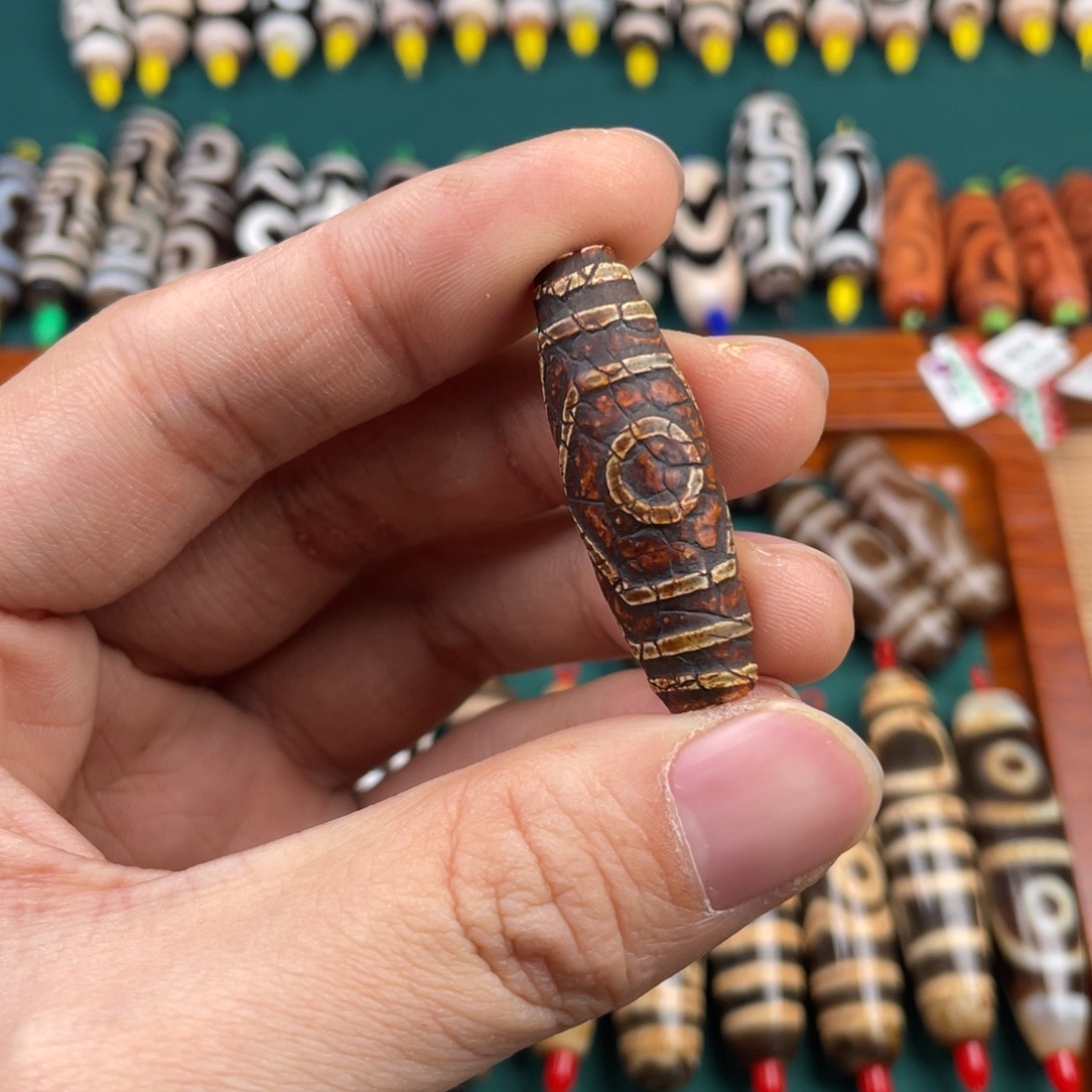 玛瑙/玉髓散珠宝盖三眼