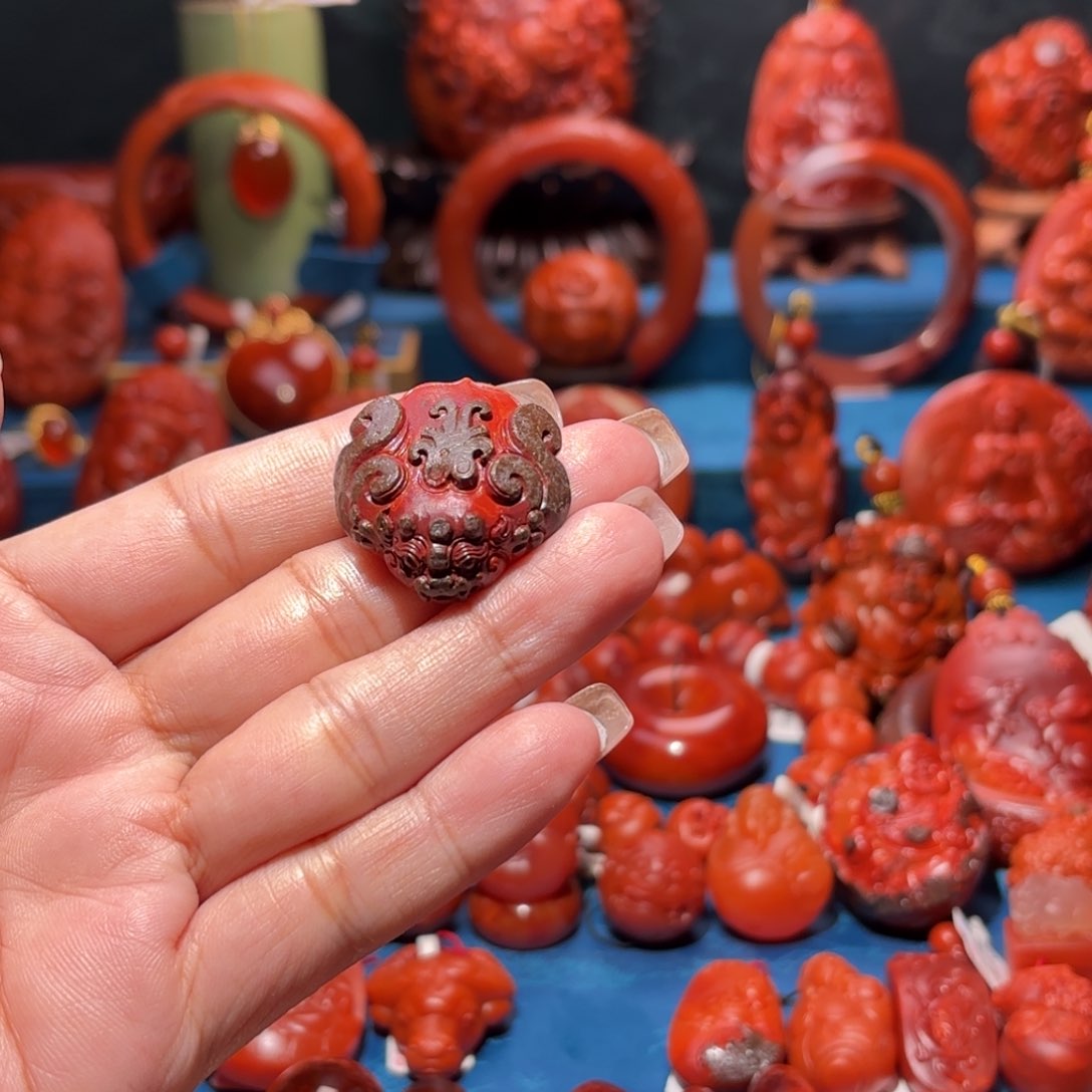 未镶嵌雕刻南红玛瑙?****王