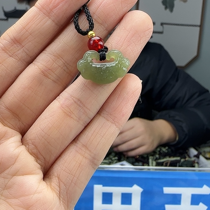 和田玉未镶嵌颈饰尺寸小