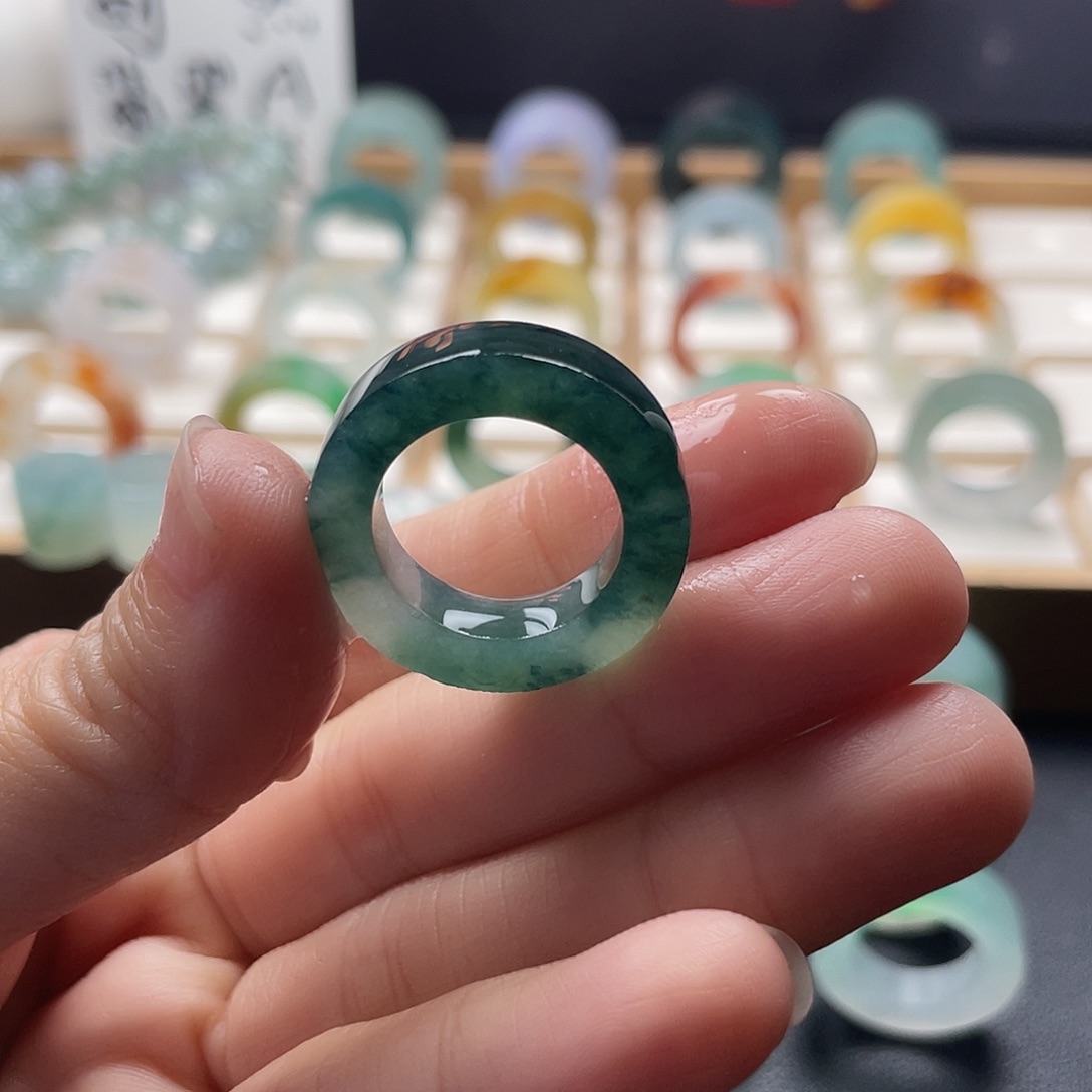 定制翡翠未镶嵌翡翠