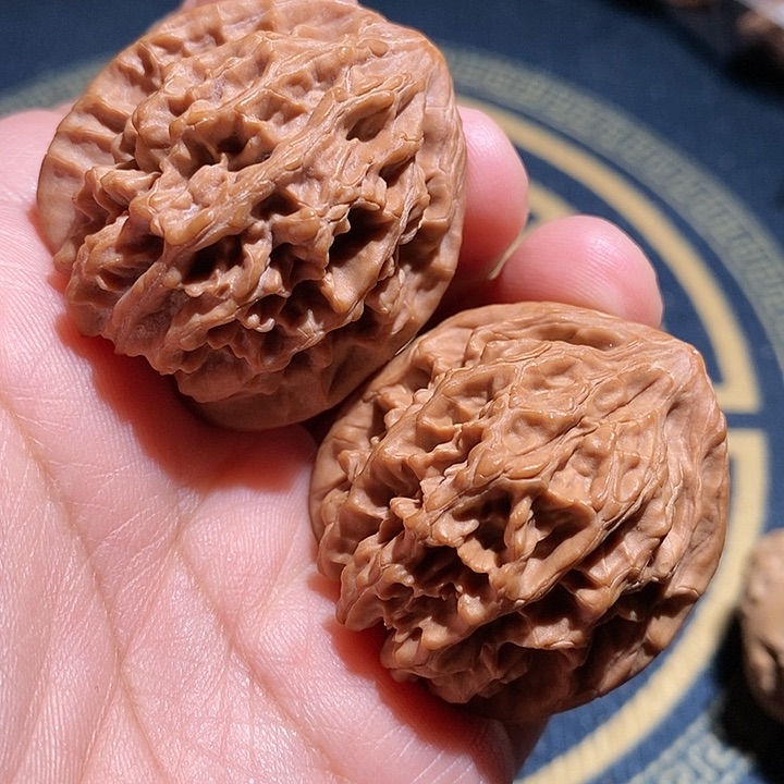 【闪购商品】文玩核桃吊坠饕餮纹