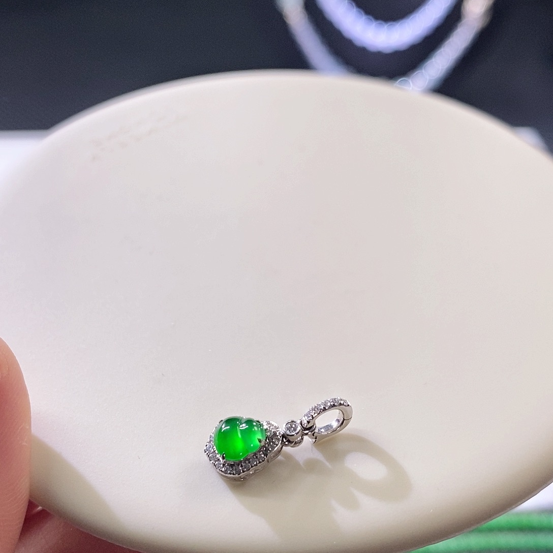 翡翠挂件18K金镶嵌A***e葫芦提溜