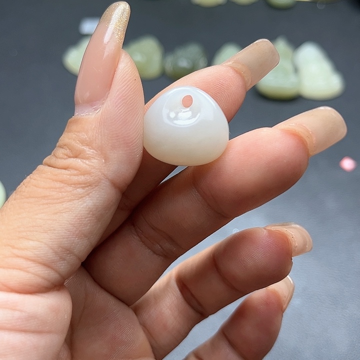 【闪购商品】颈饰未镶嵌和田玉