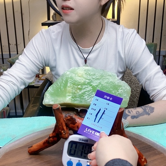 【闪购商品】未镶嵌蛇纹石玉原石木*