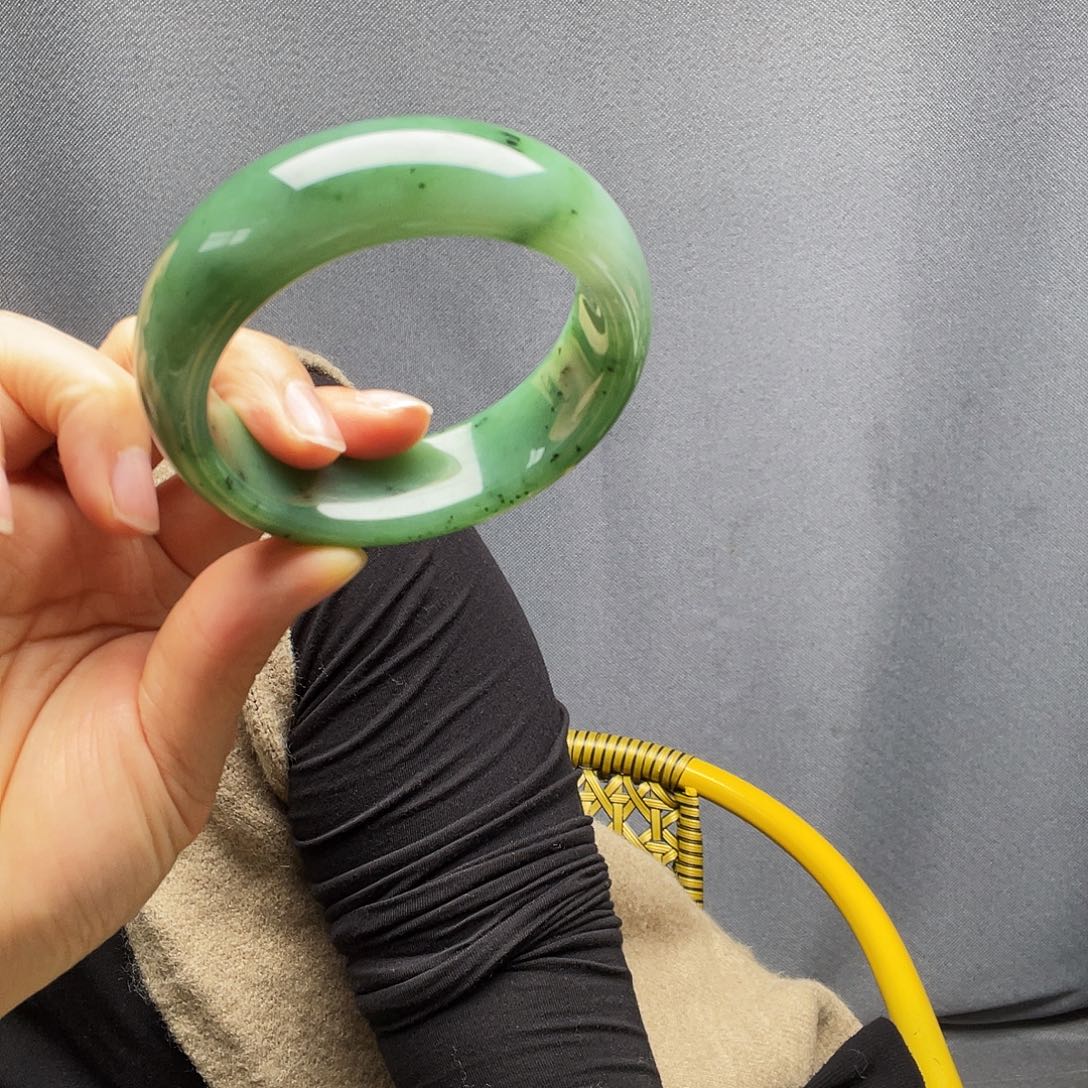 応***和田玉未镶嵌手镯