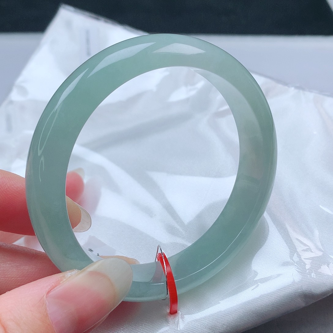 翡翠手镯未镶嵌56+圈