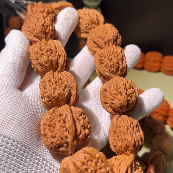 手串文玩核桃…………6