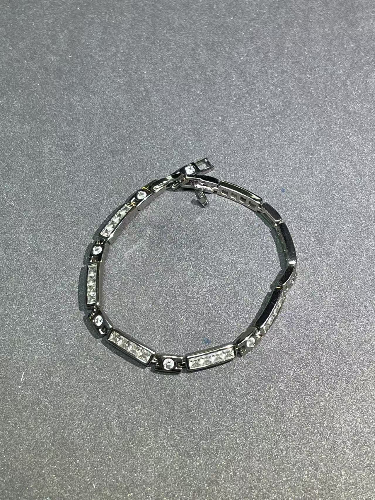 a5690白色满镶手链多样发