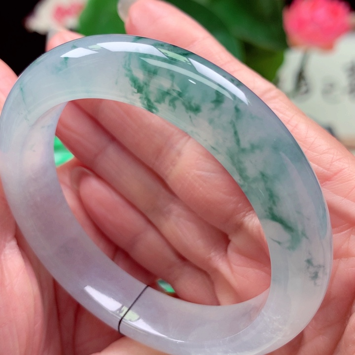 温***菲翡翠未镶嵌手镯第三笔款