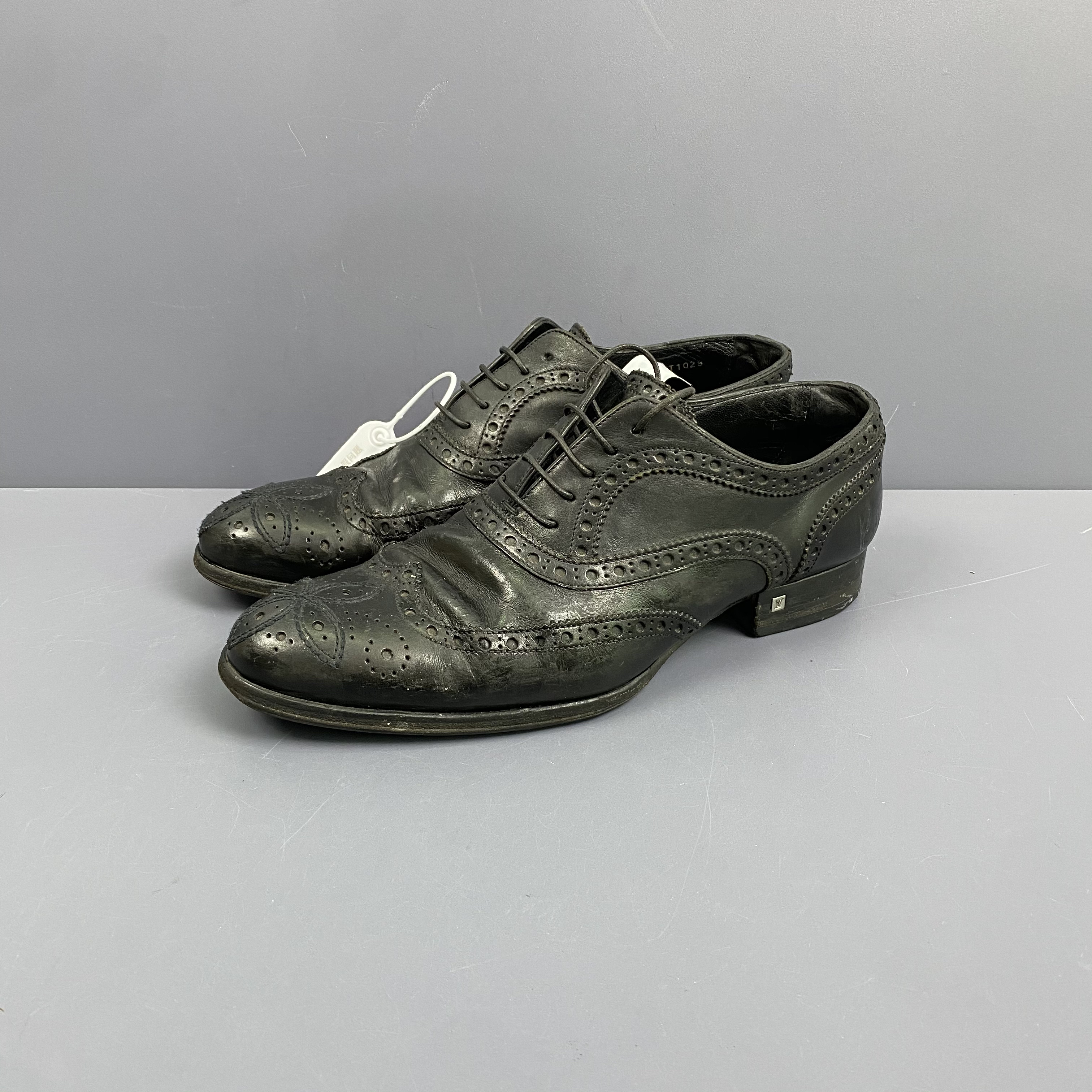 95新 LouisVuitton/路易威登 40码 黑色皮鞋 休闲鞋 总体不错 275