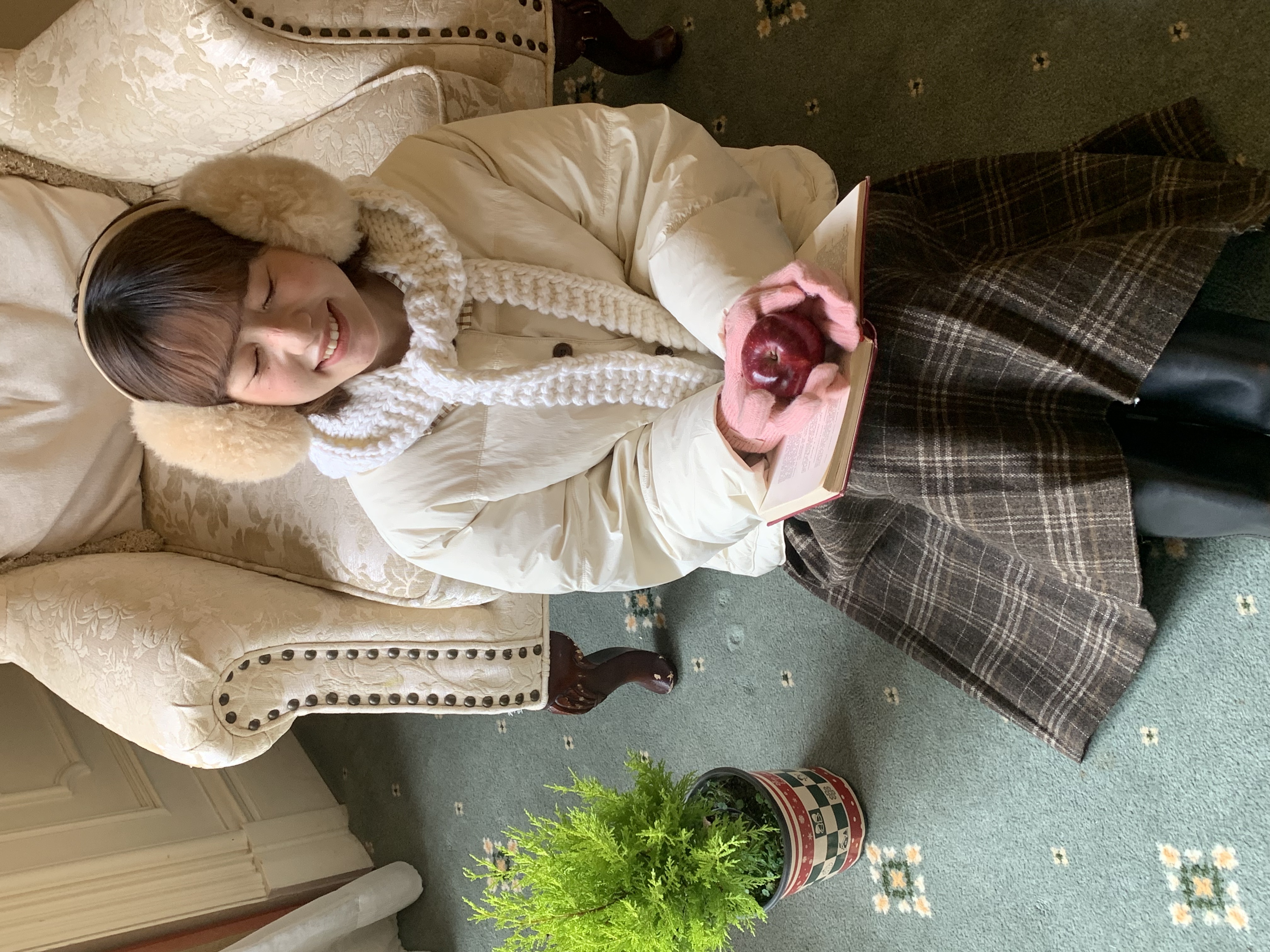 秋屿moment 简约百搭保暖圆领羽绒服（配针织帽）