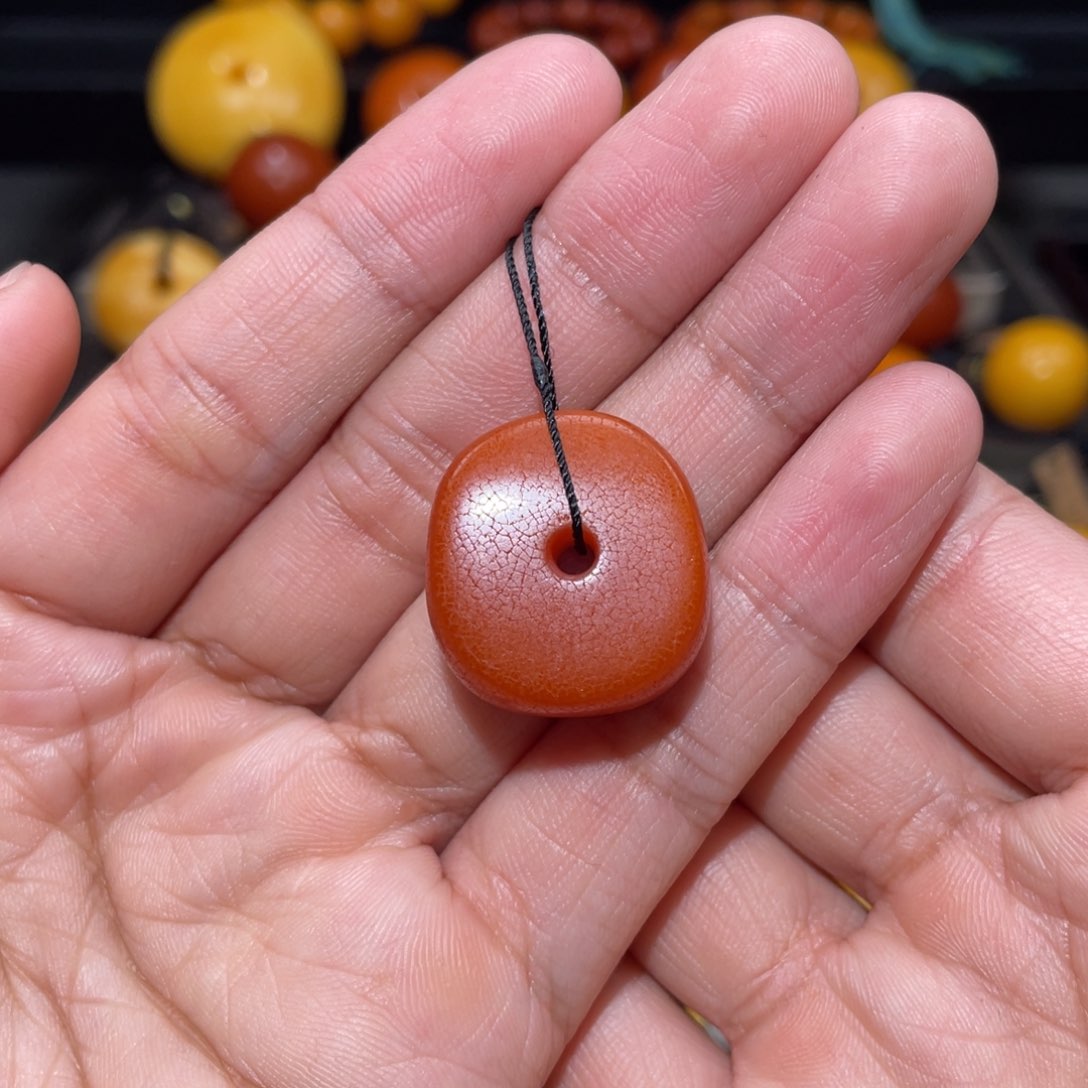 【闪购商品】琥珀裸石未镶嵌饼子5.1