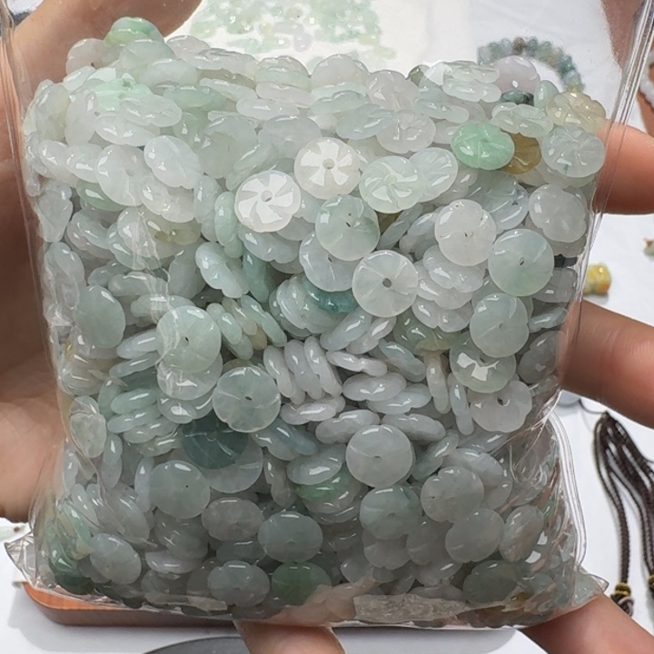 未镶嵌挂件翡翠福利20个，不包邮，拍一单邮费发货