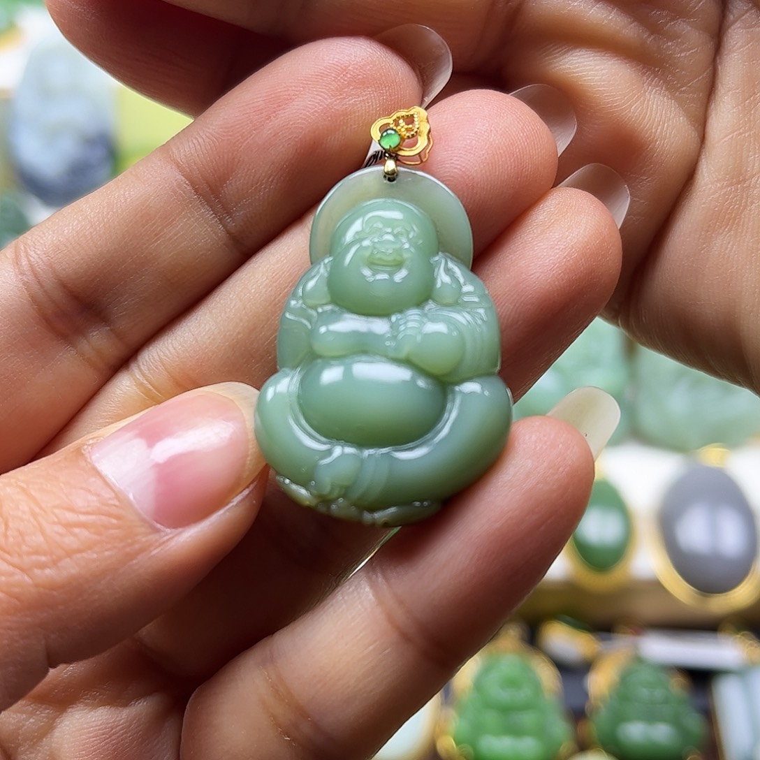 和田玉18K金镶嵌颈饰