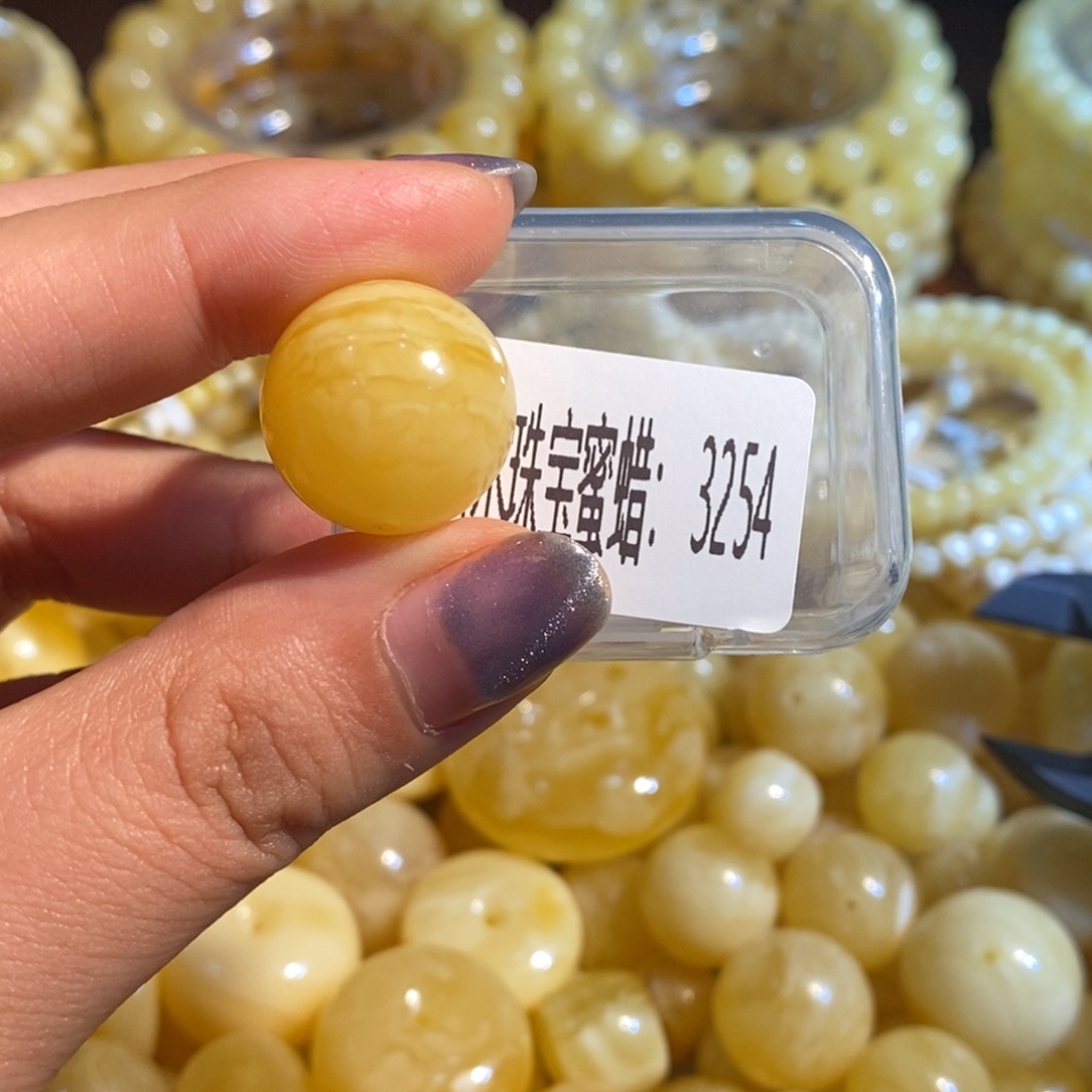 琥珀未镶嵌珠宝奇石3254