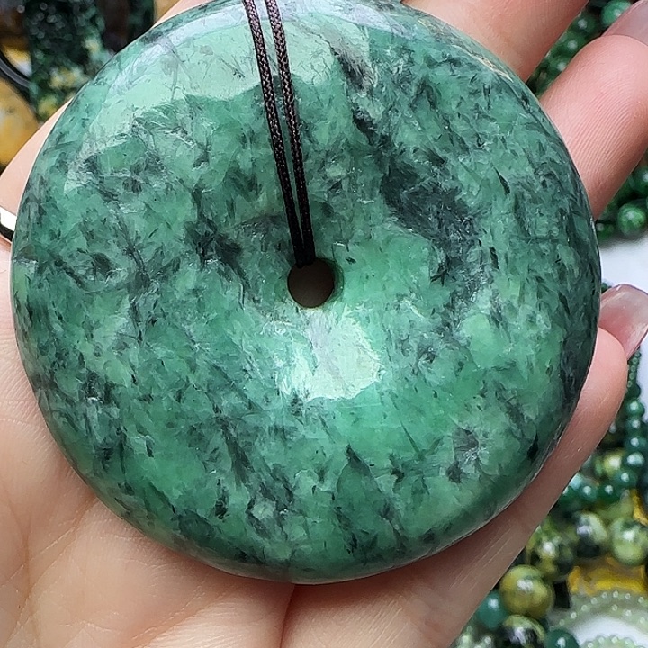 翡翠未镶嵌颈饰天然A货25