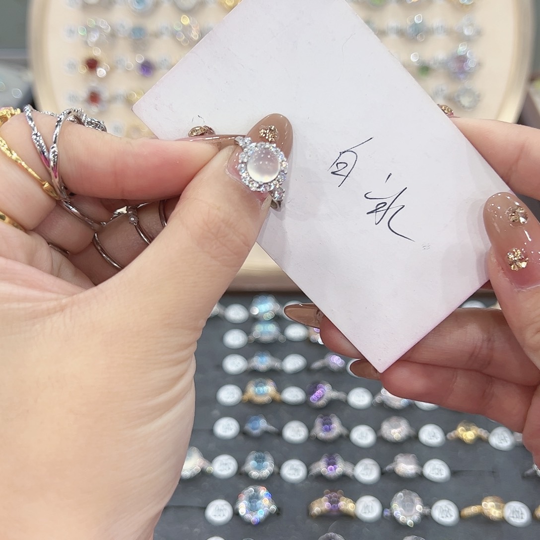 蛇纹石玉戒指银S925镶嵌小*块