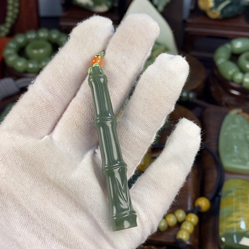 【闪购商品】岫岩老玉（透闪石质玉）颈饰未镶嵌