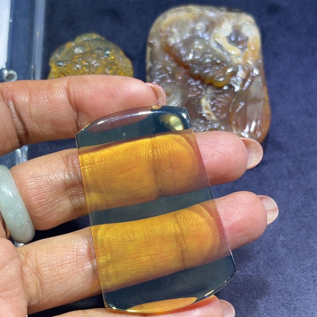 琥珀未镶嵌手串牌子