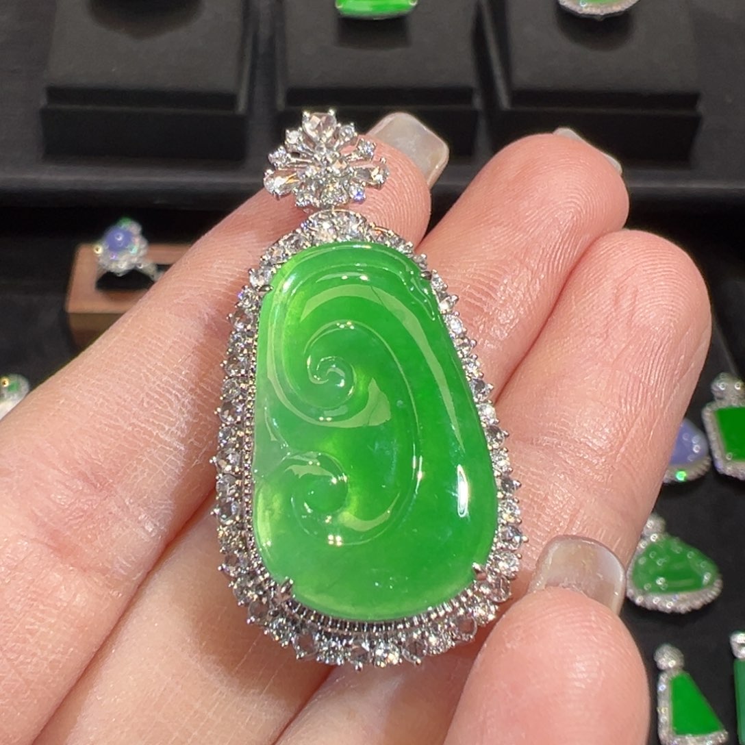 翡翠颈饰18K金镶嵌收到货48小时鉴赏期