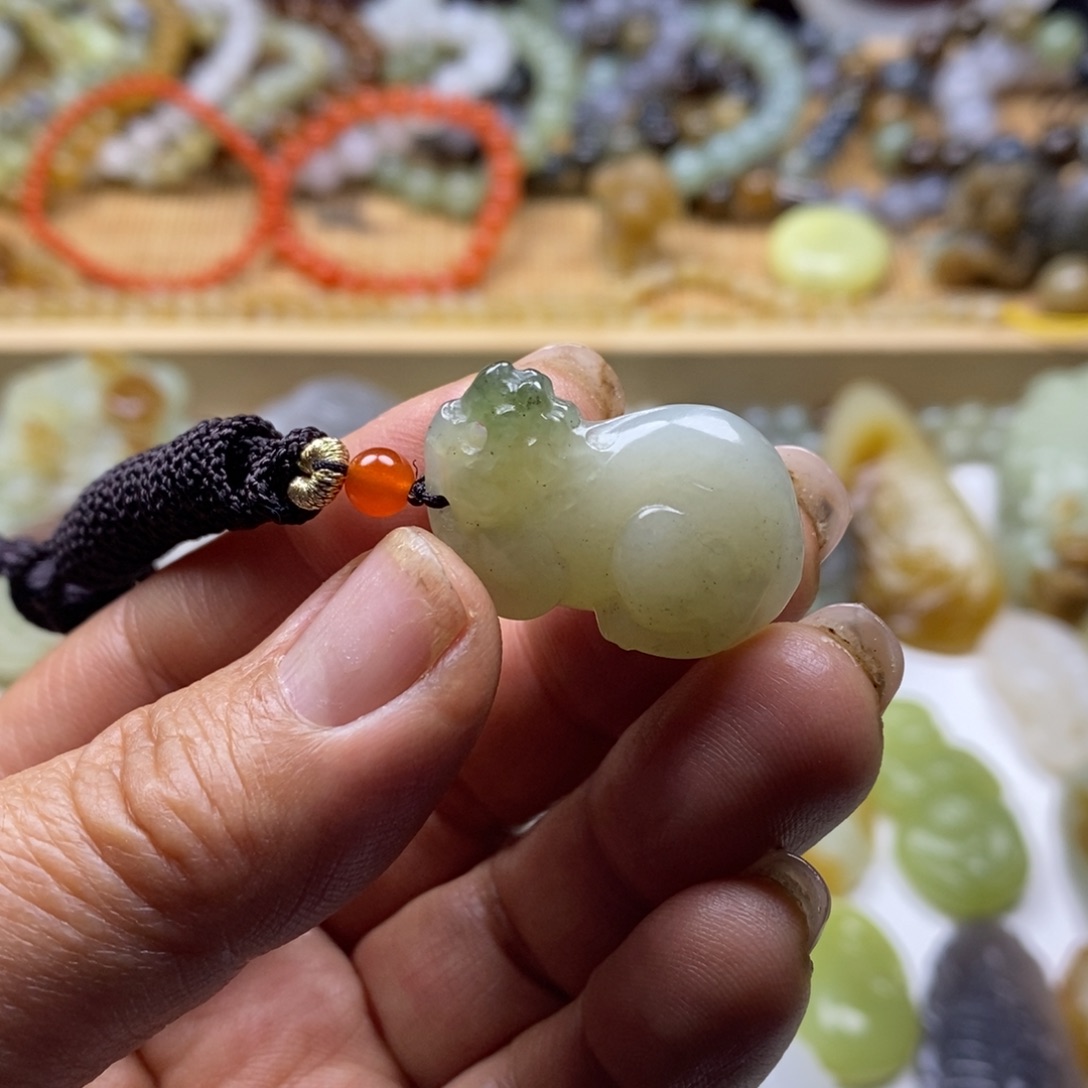 和田玉（糖玉）颈饰未镶嵌