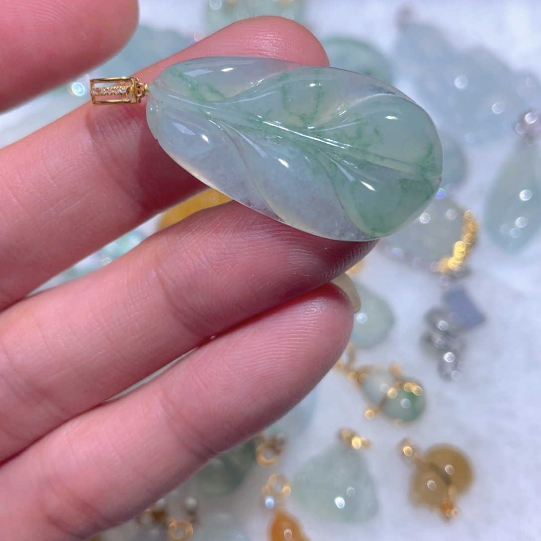 翡翠18K金镶嵌颈饰翡翠