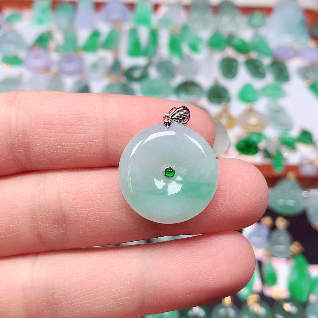 翡翠颈饰18K金镶嵌天然翡翠A货