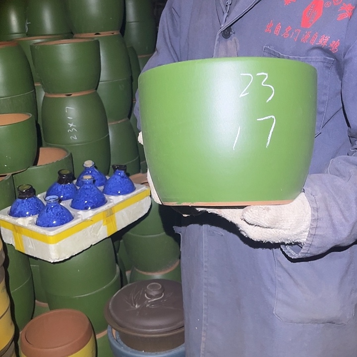 紫砂花盆紫砂花盆和一