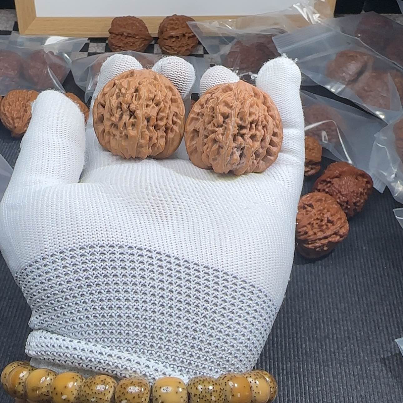 【闪购商品】文玩核桃把件四座楼