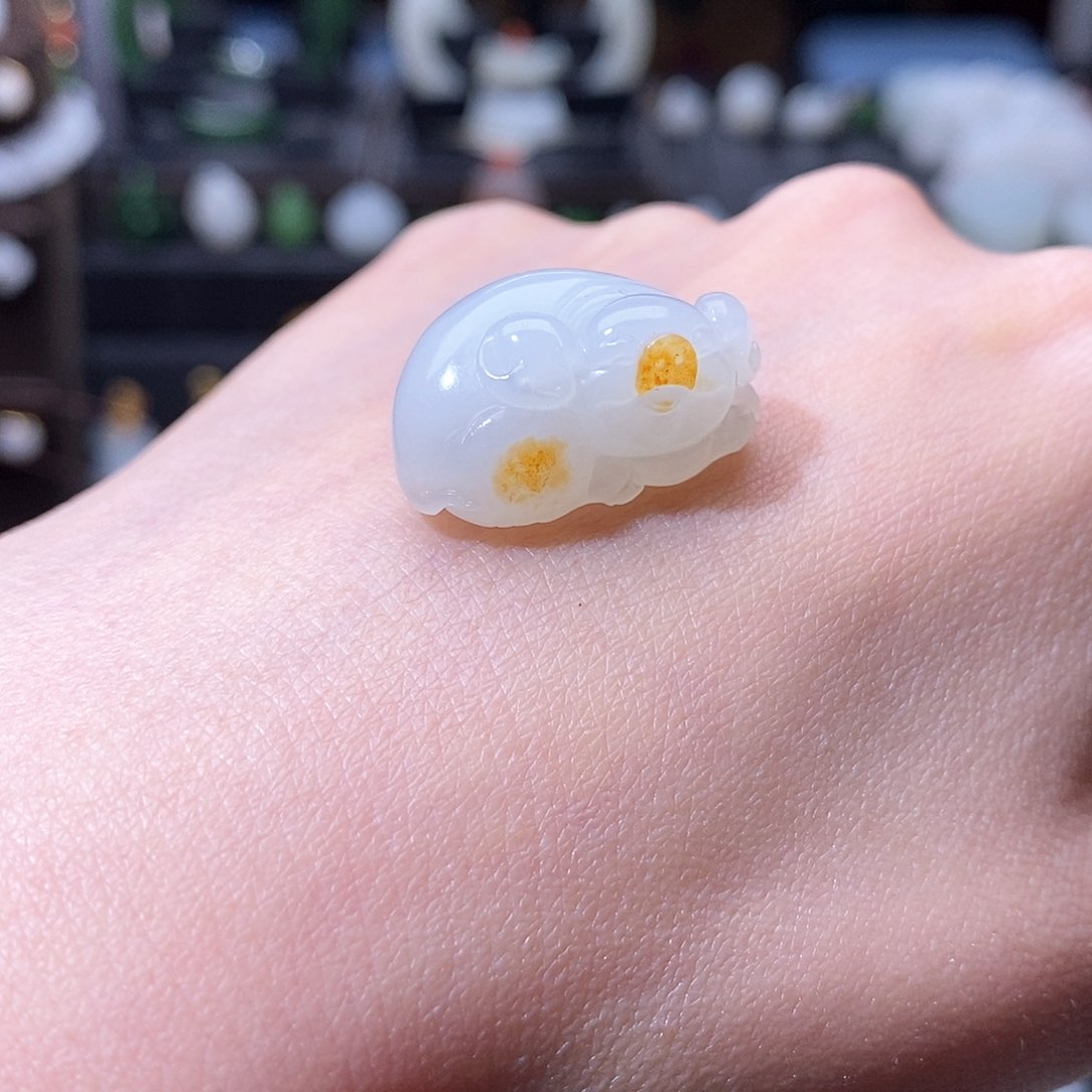 和田玉挂件未镶嵌ゅ****。