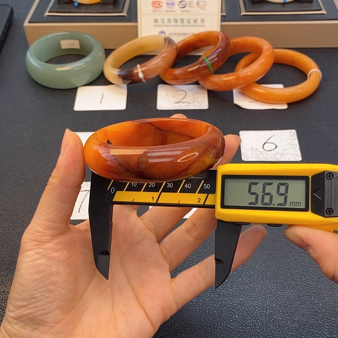 石英质玉（黄龙玉）未镶嵌手镯88 茄子山金沙老料