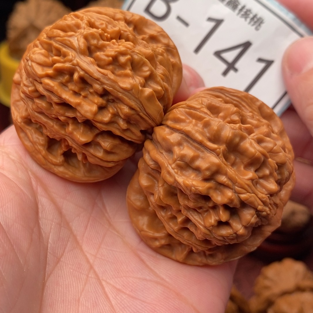 文玩核桃把件汉高楼45