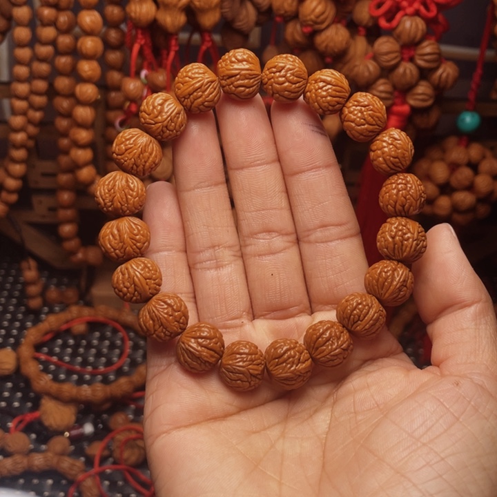 木质类龙纹桃枭挂件