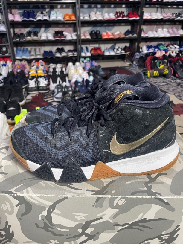 95新 maje  42码265/Kyrie 4 欧文4篮球鞋 
