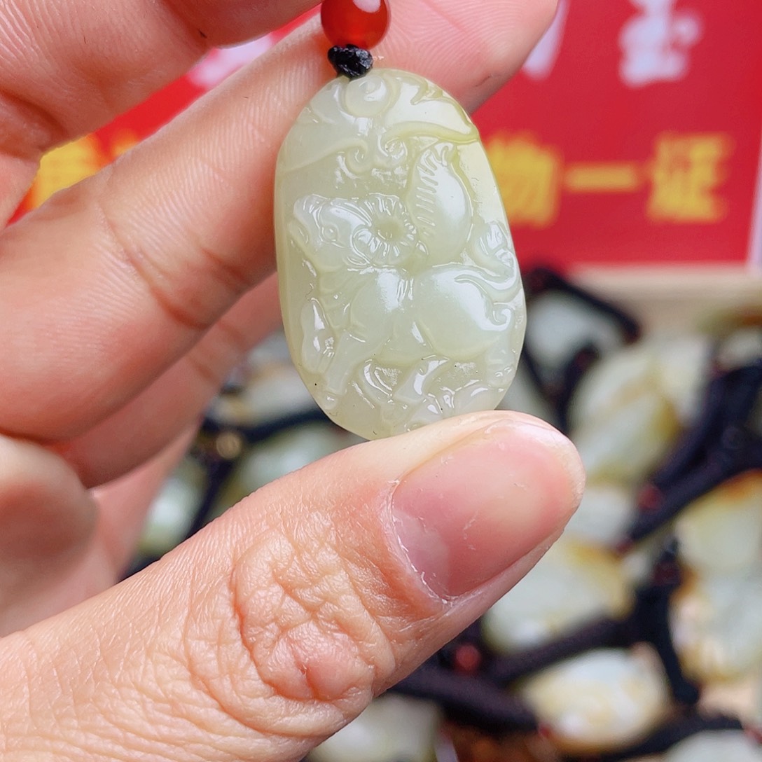 和田玉颈饰未镶嵌