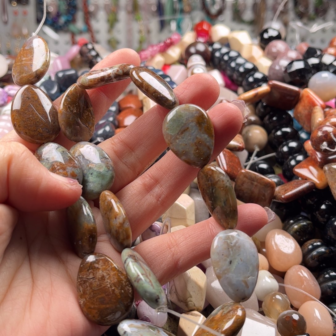 石英质玉珠宝奇石未镶嵌图