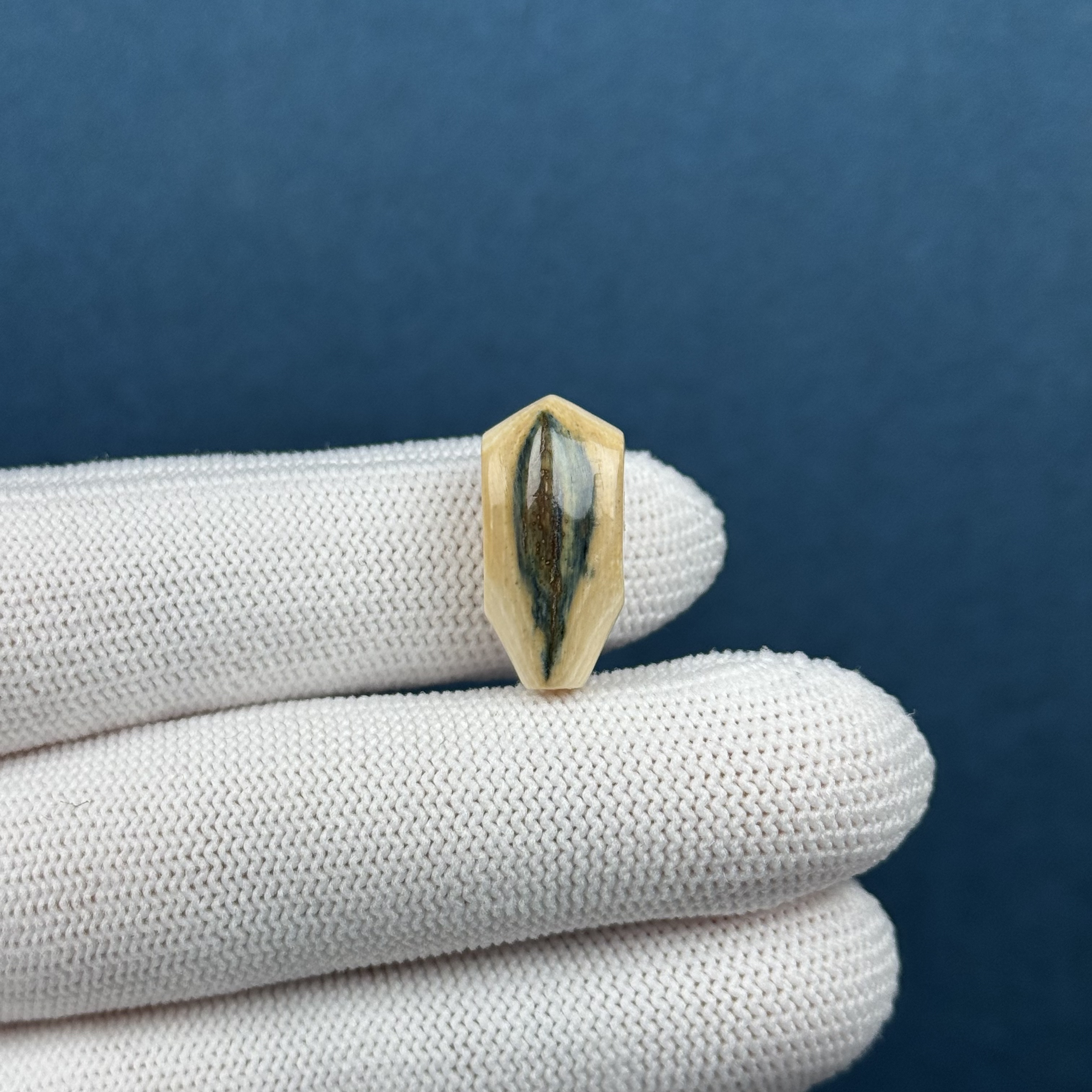 D70-50天然猛犸牙 咖料蓝眼睛三通9.9*20.3mm支持复检假一罚十