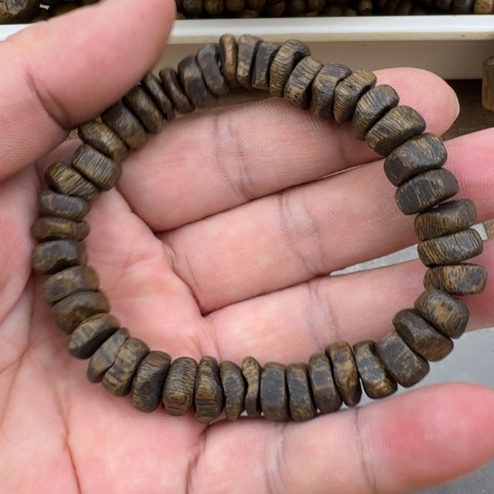 开***。手串沉香张勺子手串11克加