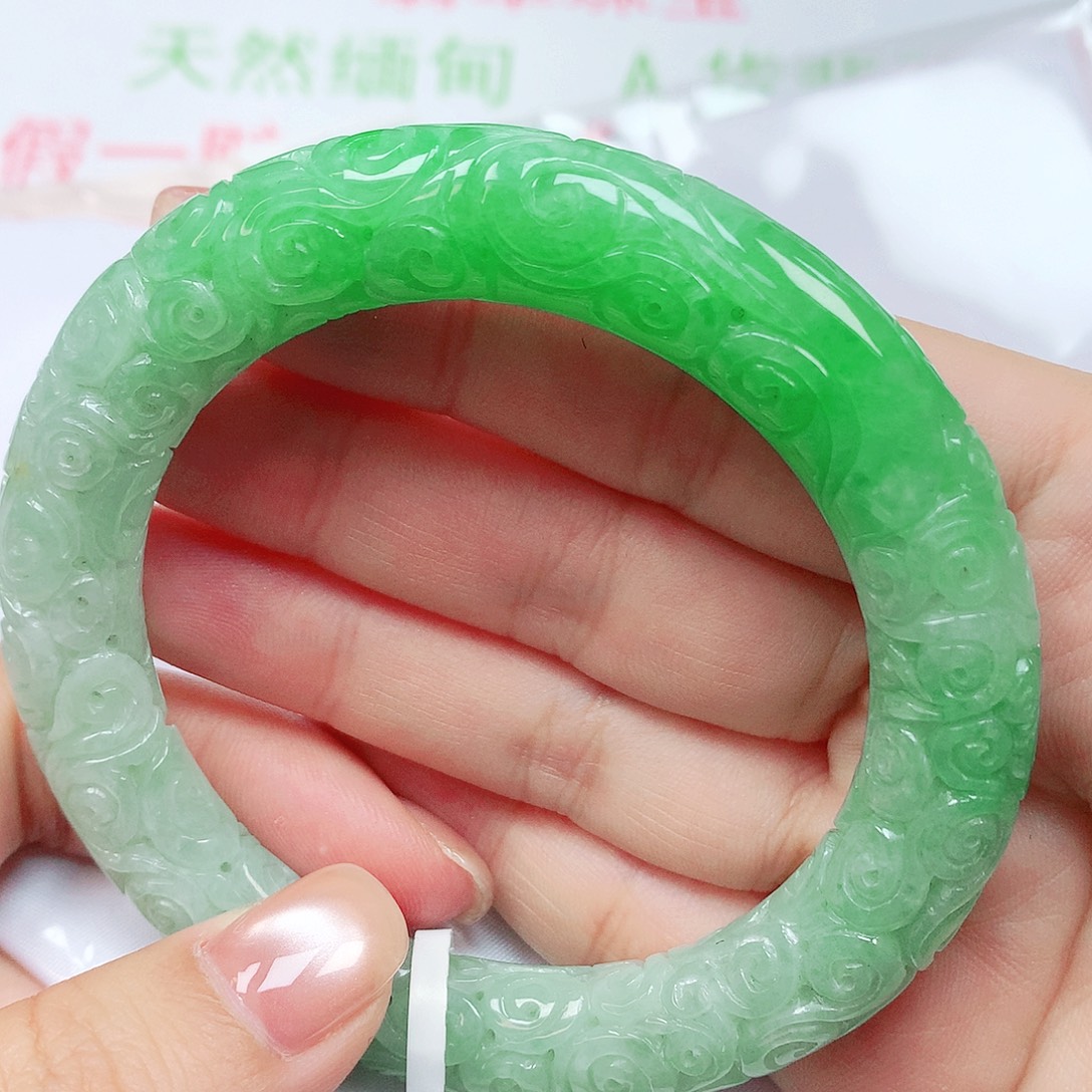 翡翠未镶嵌手镯抖音180