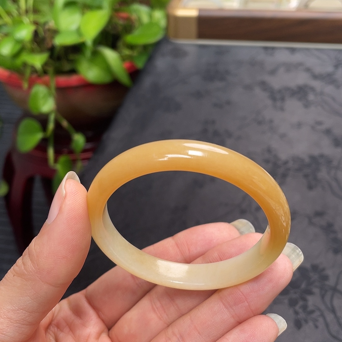 和田玉未镶嵌手镯-且末糖