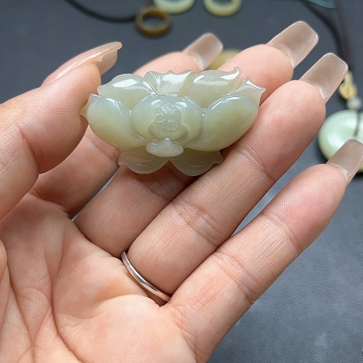 【闪购商品】颈饰未镶嵌和田玉