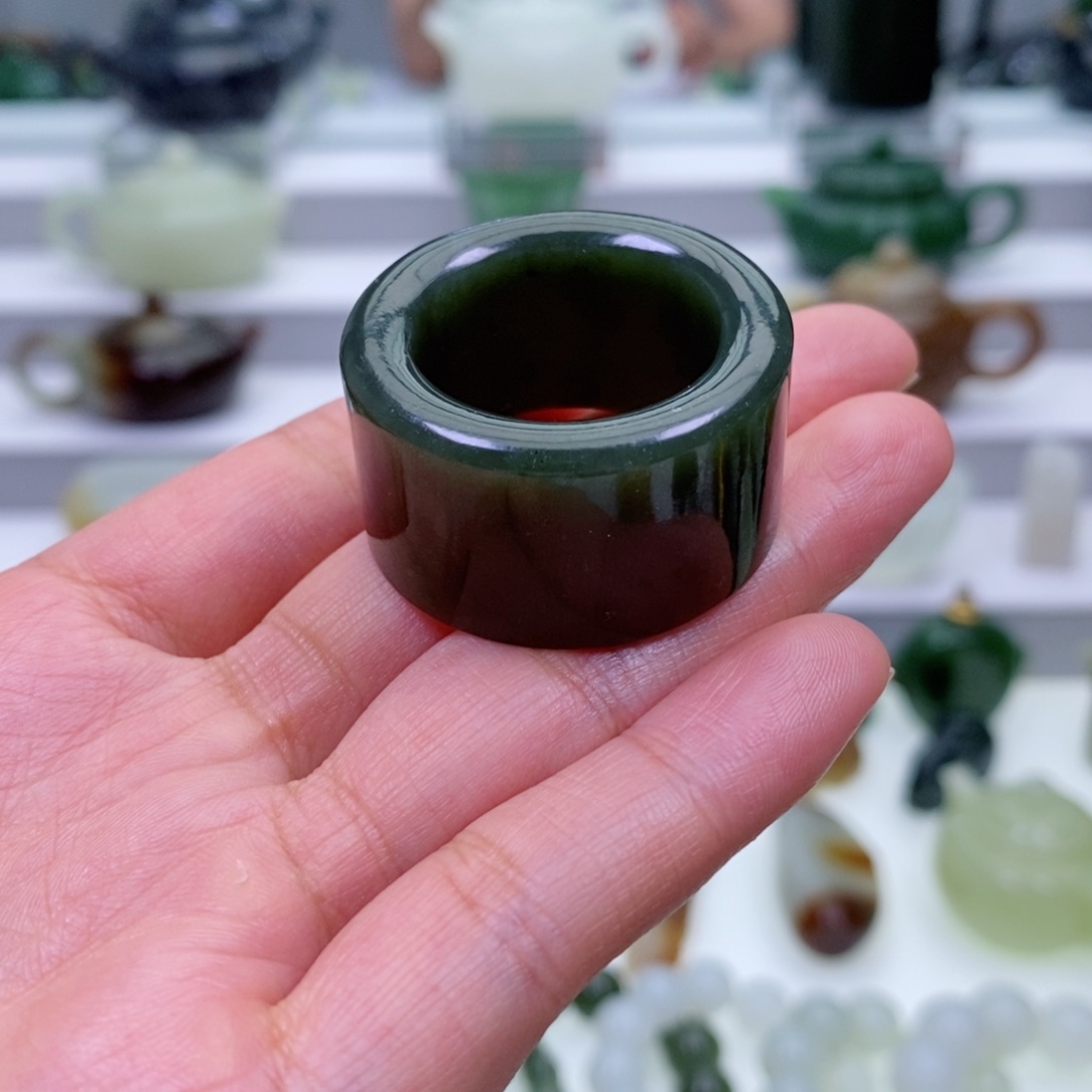 和田玉未镶嵌摆件扳指