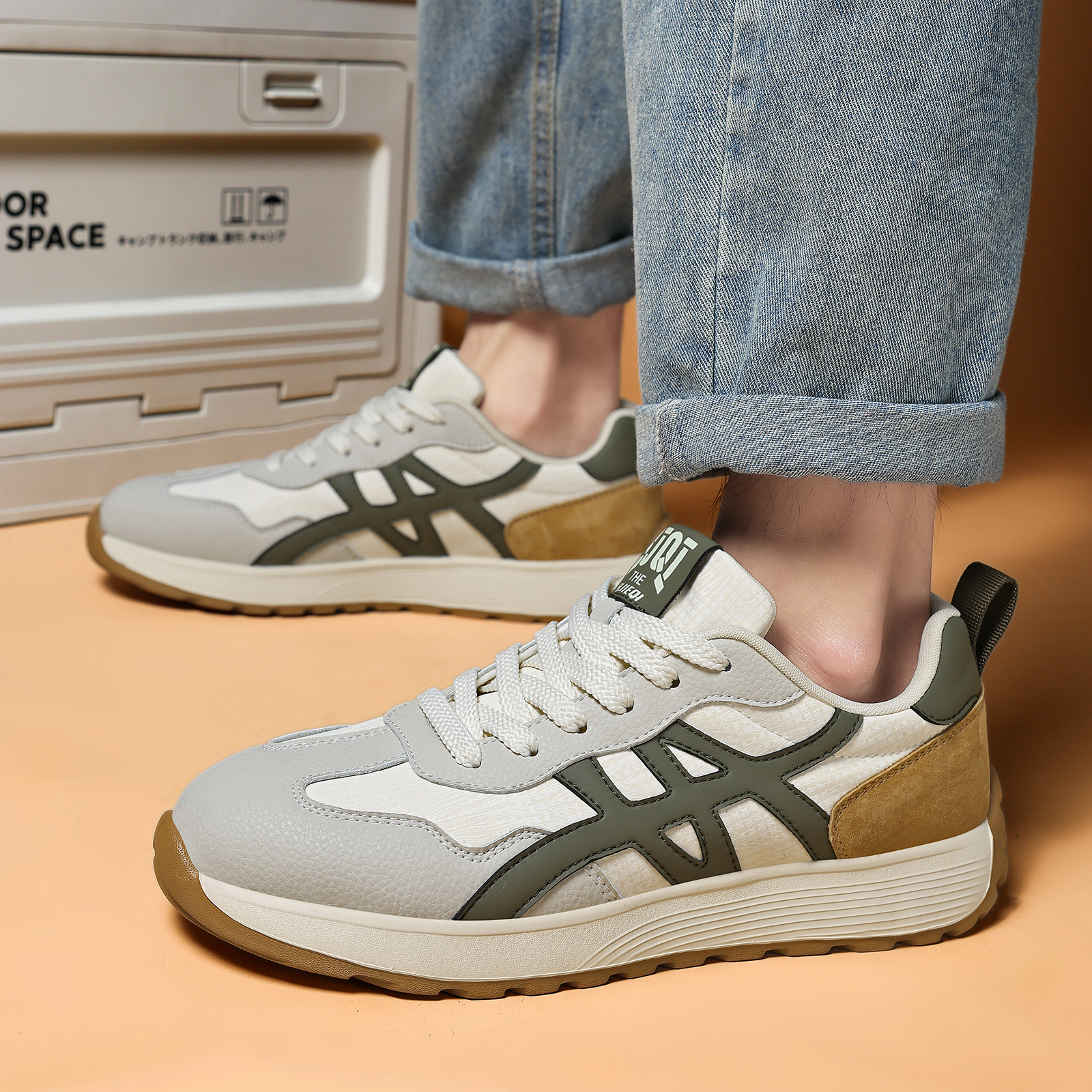 男鞋新款皮面青少年运动鞋男学生软底百搭休闲鞋男复古鞋子阿甘鞋