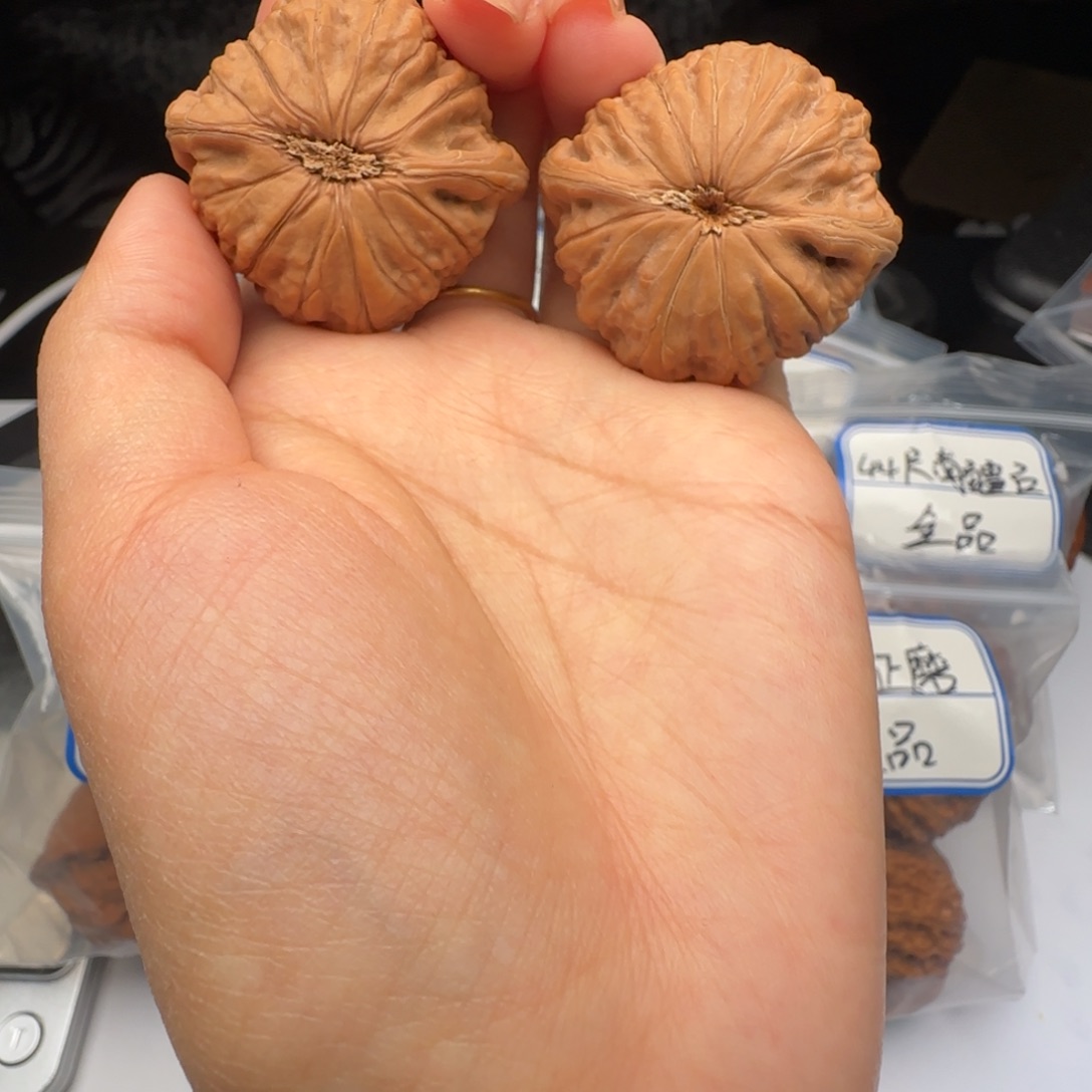 文玩核桃吊坠42铁锤