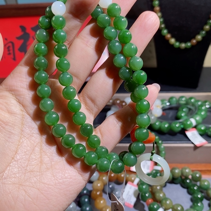 和田玉颈饰未镶嵌