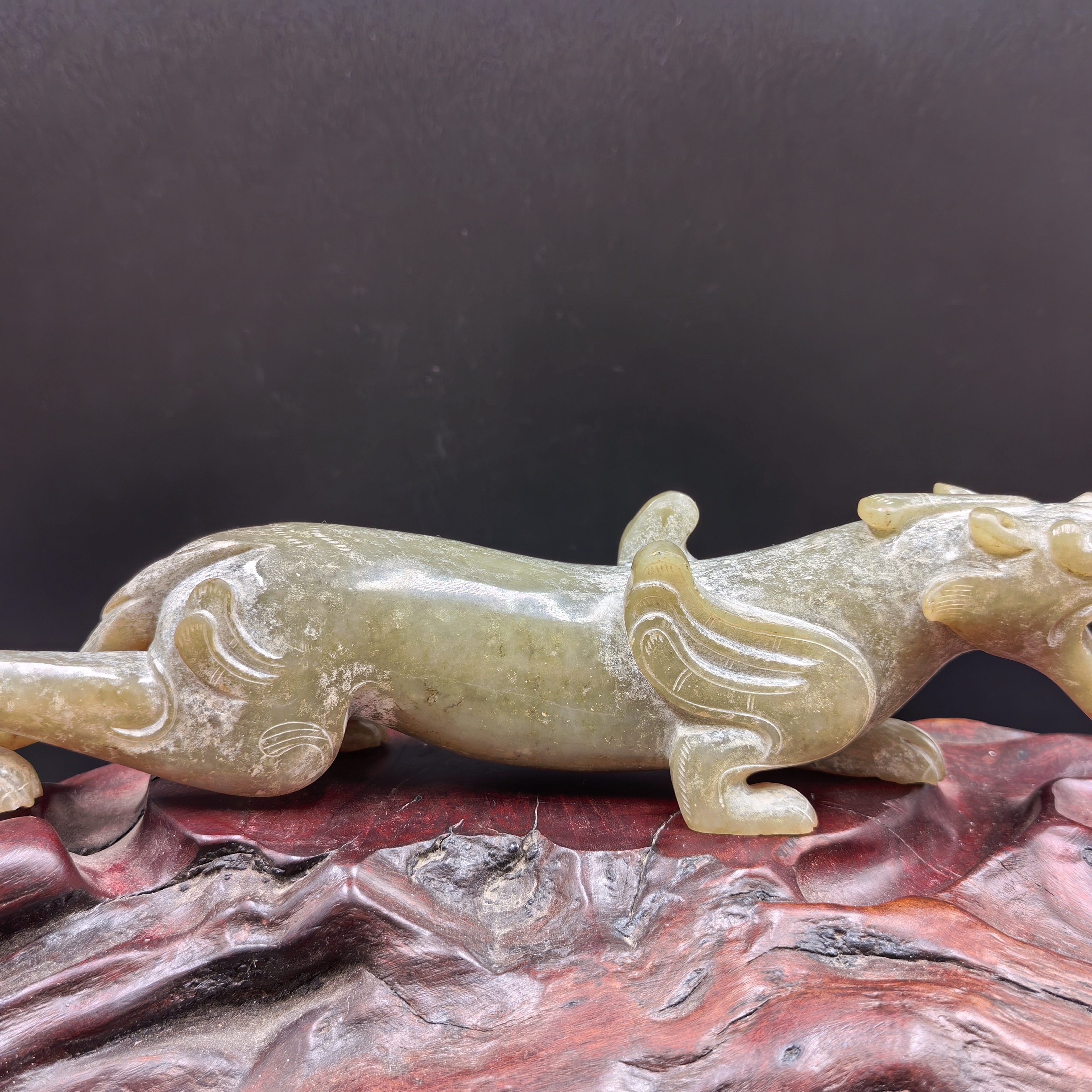 汉代时期双羽瑞兽