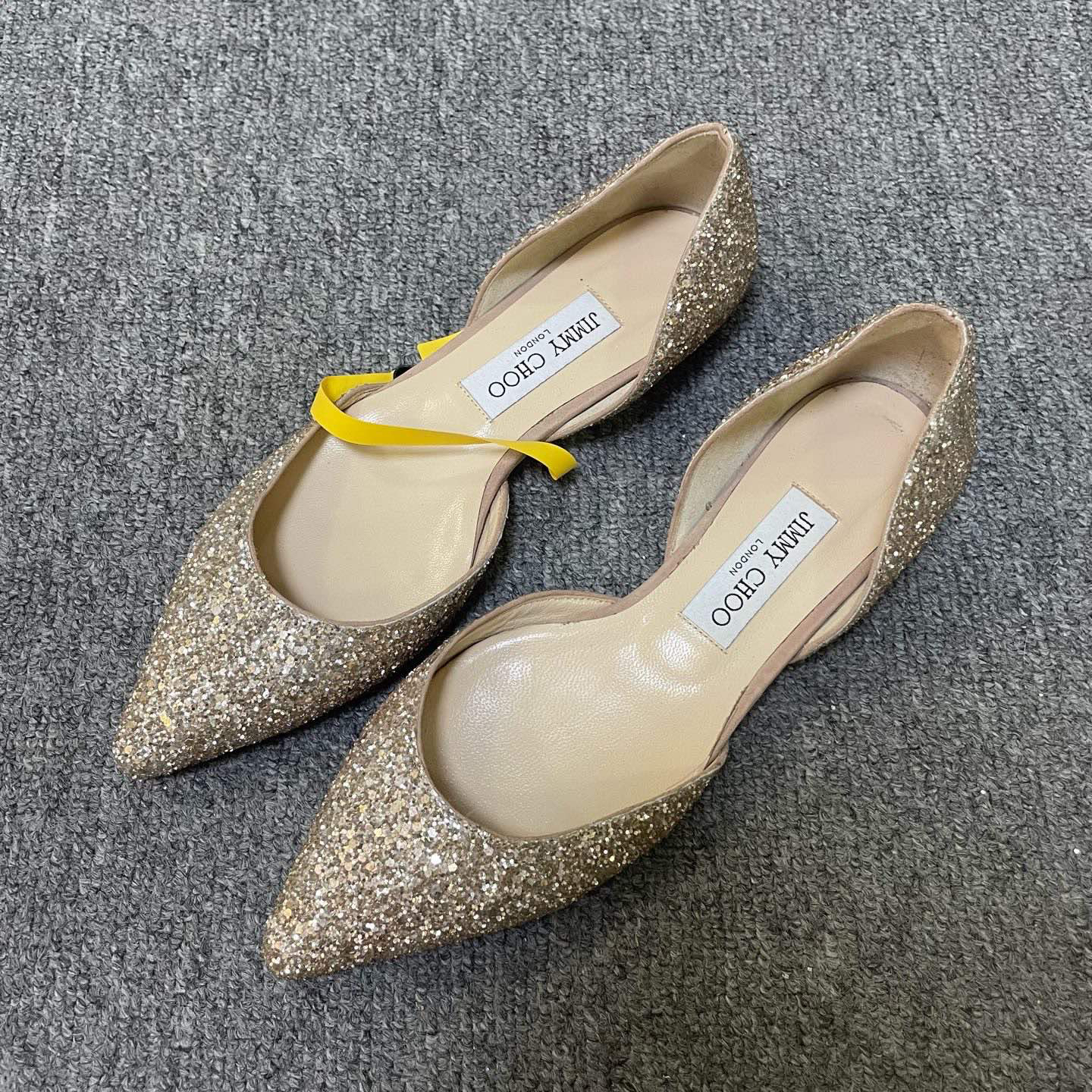 95新 JIMMY CHOO/吉米周 粗粒闪粉面料尖头套脚平底鞋 38码/14970