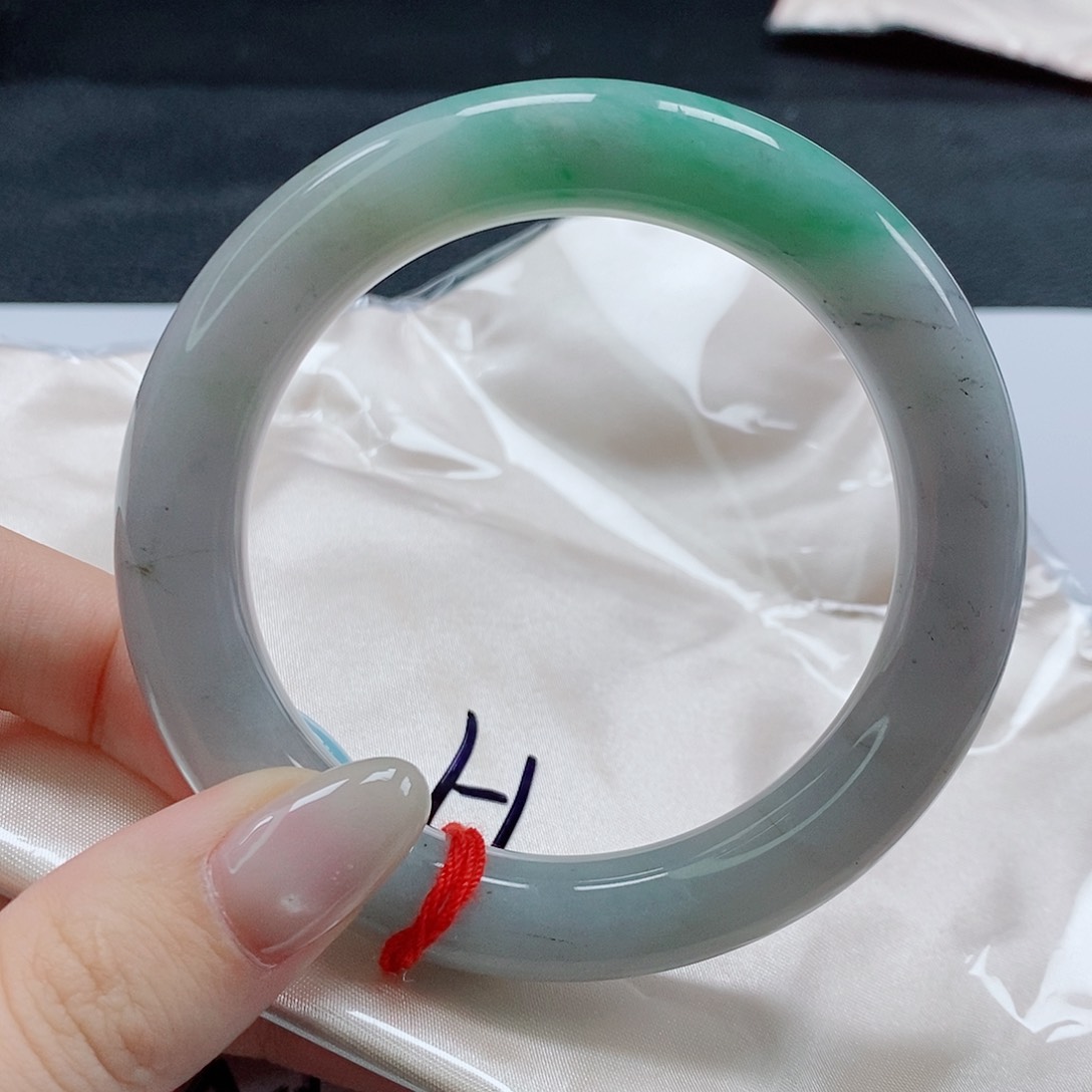 【闪购商品】未镶嵌手镯（圆镯）翡翠508号