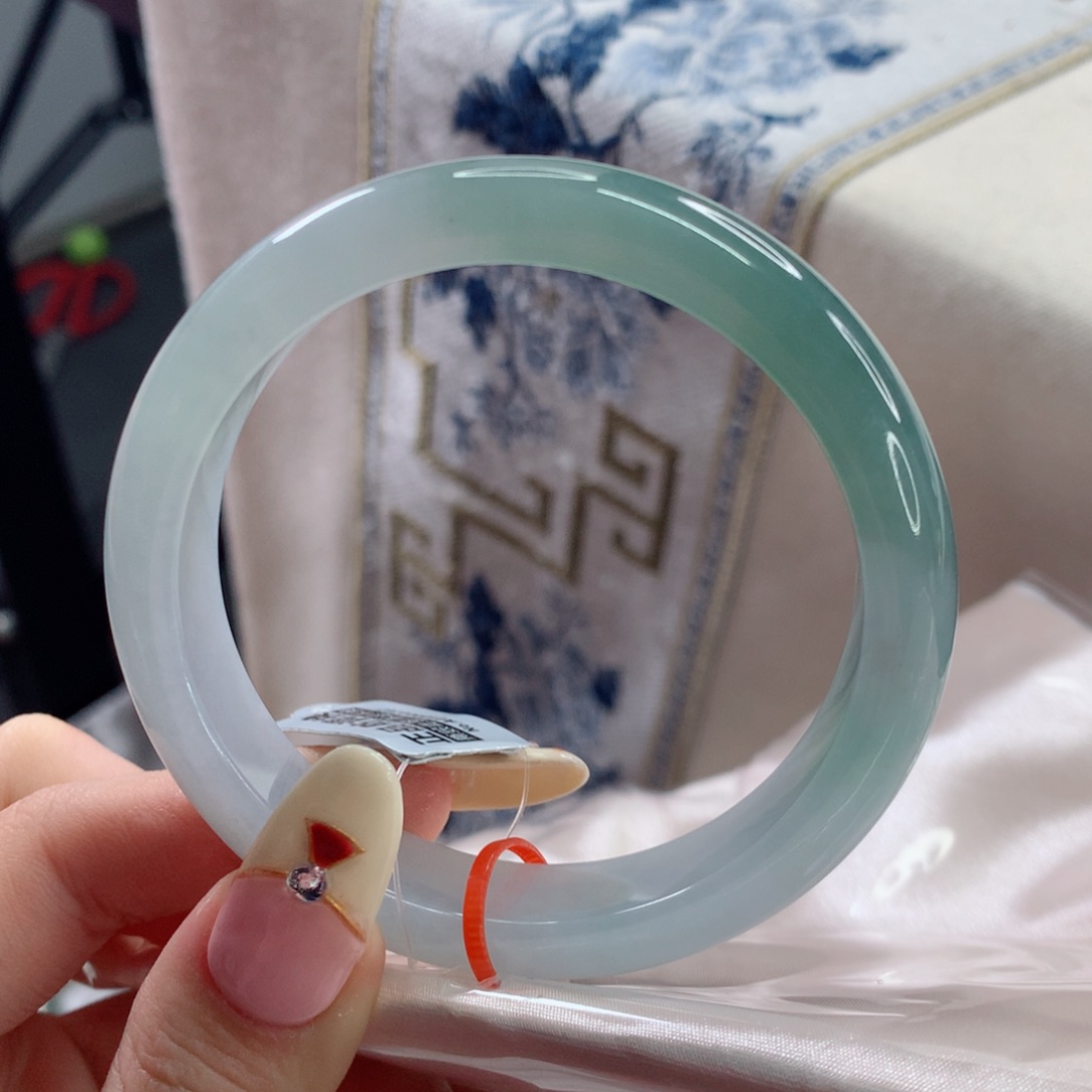 翡翠手镯未镶嵌56.5圈口