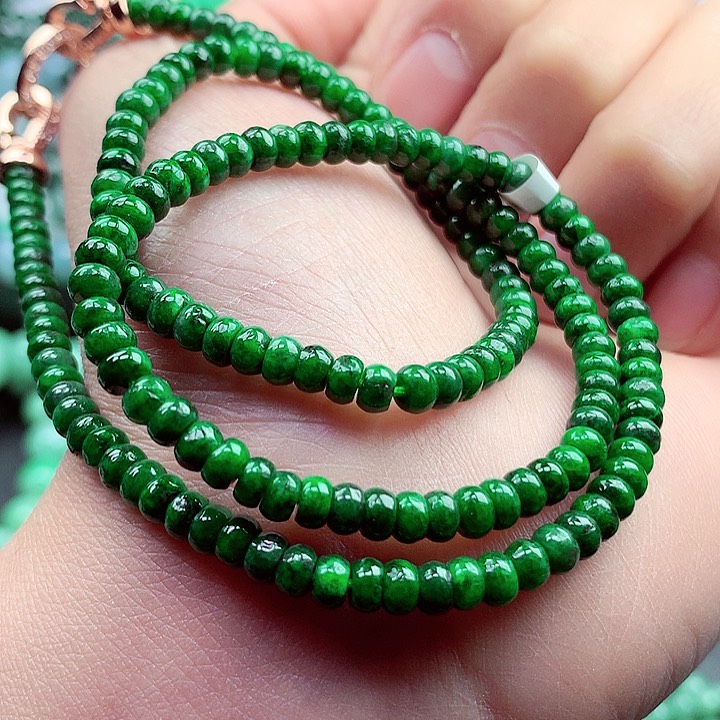 翡翠颈饰未镶嵌项链